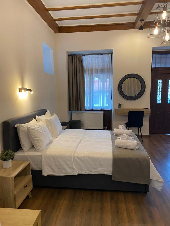 11 Luxury Apartments 美特索文 外观 照片